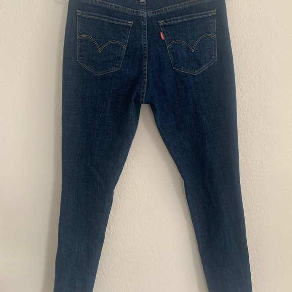 Levi Skinny Jeans - Picture 2 of 4